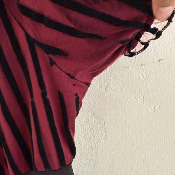 Spirit Halloween Lady Of The Sea Costume Size 1X Sexy Pirate Lace‎ Dress Ruffle - Picture 6 of 10